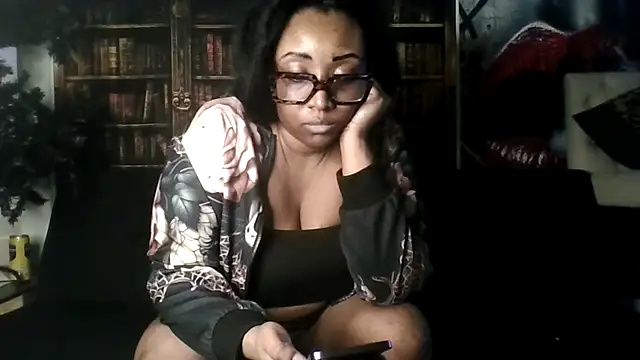 VenezuelaLuxeNoir online show from May 27, 2026, 8:16 pm
