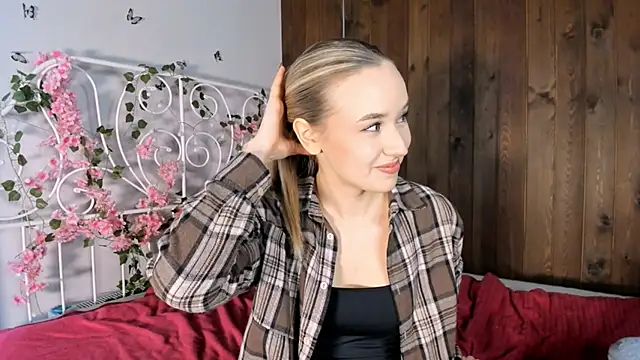 KristleKirst online show from November 22, 2025, 8:13 am