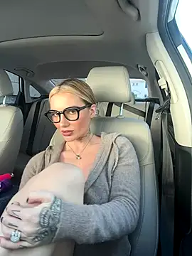 Slavic Woman Here online show from November 19, 2025, 6:19 pm