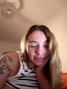 LilyLoveUK online show from November 21, 2025, 10:53 pm