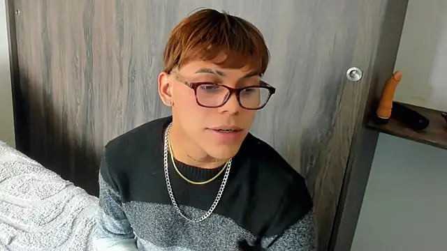 Jin kougasaki online show from November 18, 2025, 2:42 pm