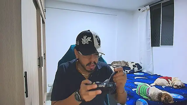 naitt  online show from December 15, 2025, 4:07 am