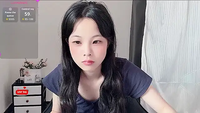 Snapshot of bunny-- chatting on May 6, 2026, 5:11 am bunny-- online show from May 6, 2026, 5:11 am
