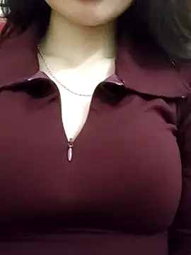 Snapshot of LyasianLa chatting on November 24, 2025, 2:50 pm LyasianLa online show from November 24, 2025, 2:50 pm