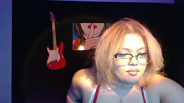 Laylaa Star online show from November 20, 2025, 9:36 pm