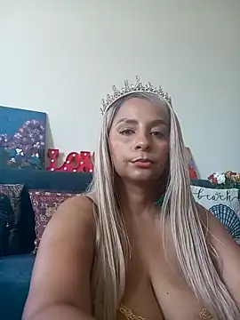 LaReineCleo online show from April 1, 2026, 11:00 am