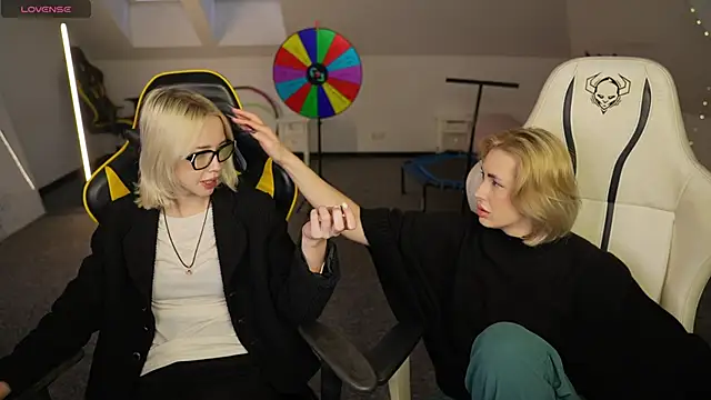 Kara cat online show from December 4, 2025, 11:20 am