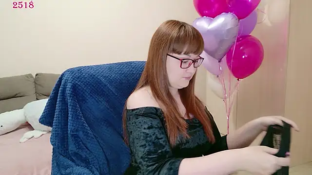 Foxy-lady online show from May 31, 2026, 2:23 pm