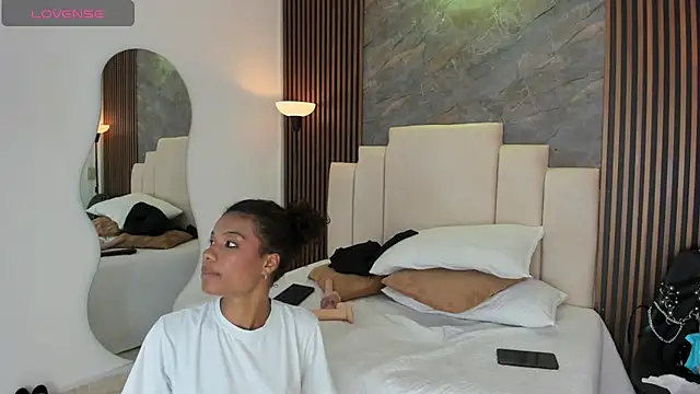 catiusca reyes 03 online show from April 15, 2026, 7:58 pm