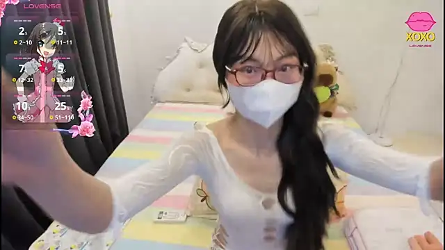 Teahyee online show from April 14, 2026, 10:59 pm