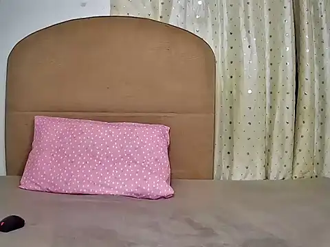 Freaky Cardi online show from November 23, 2025, 7:13 pm