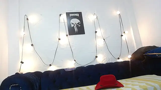 NoahJhonson69 online show from December 3, 2025, 9:14 pm