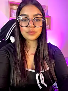 Marianaa   online show from November 20, 2025, 3:23 pm