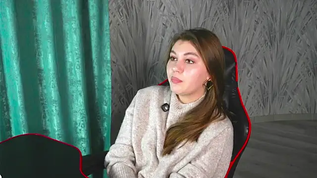 LyndaSkorcz online show from November 19, 2025, 12:05 pm