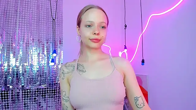 lucy loy online show from December 20, 2025, 5:54 am