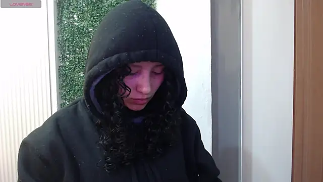 pettymoon1 online show from December 14, 2025, 11:49 am