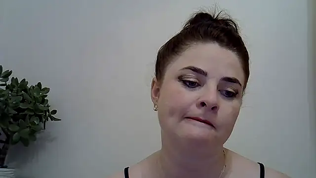Snapshot of Darkroseq chatting on June 30, 2026, 6:41 pm Darkroseq online show from June 30, 2026, 6:41 pm