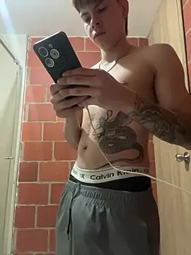 Snapshot of Handsome_boys69 chatting on February 12, 2026, 3:39 am Handsome boys69 online show from February 12, 2026, 3:39 am