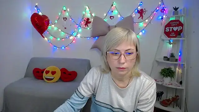 LaurenWishy online show from February 9, 2026, 6:55 am