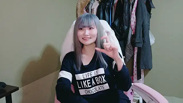 Snapshot of miyu0003 chatting on January 13, 2026, 1:37 pm miyu0003 online show from January 13, 2026, 1:37 pm