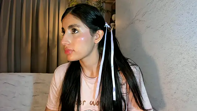 IsabelaStefano online show from July 17, 2026, 3:26 am