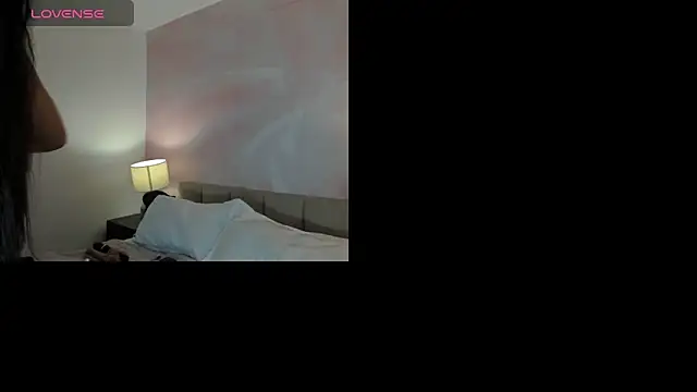 IsabelaStefano online show from April 19, 2026, 3:18 am