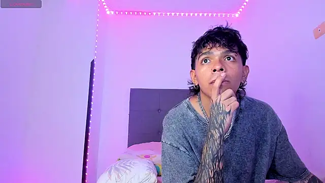 Snapshot of tessa__evans chatting on February 6, 2026, 12:50 am tessa evans online show from February 6, 2026, 12:50 am