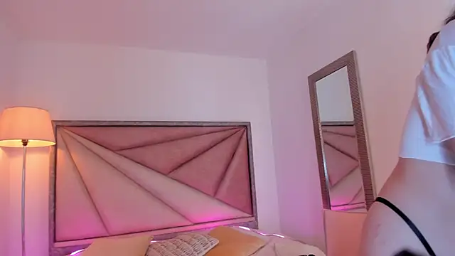 Snapshot of MarieTaylor_ chatting on November 21, 2025, 12:04 pm MarieTaylor online show from November 21, 2025, 12:04 pm