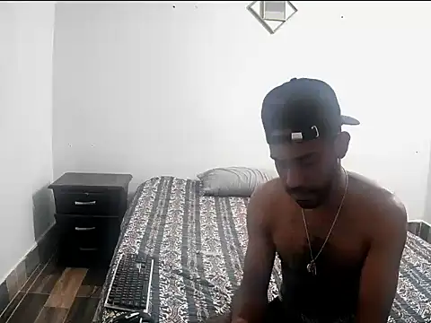 alberthot11 online show from January 14, 2026, 5:27 pm