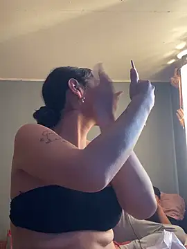 loveyoukats25 online show from November 26, 2025, 9:15 pm