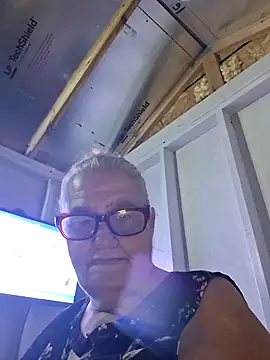 bella5757 online show from November 22, 2025, 11:25 pm