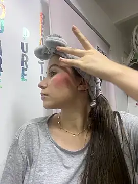 MiaWhiteBunny online show from April 4, 2026, 9:32 pm