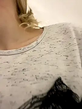 Snapshot of LexiSlimVIbe chatting on November 26, 2025, 5:13 pm LexiSlimVIbe online show from November 26, 2025, 5:13 pm