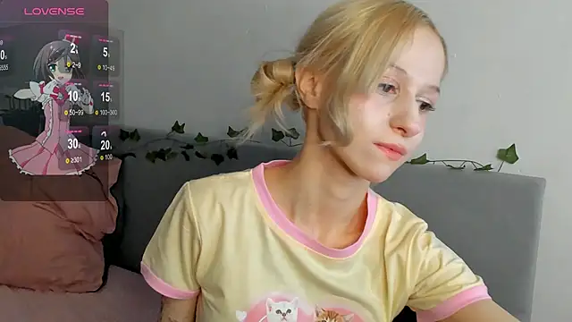 Snapshot of Annyme0w chatting on November 22, 2025, 8:29 pm Annyme0w online show from November 22, 2025, 8:29 pm