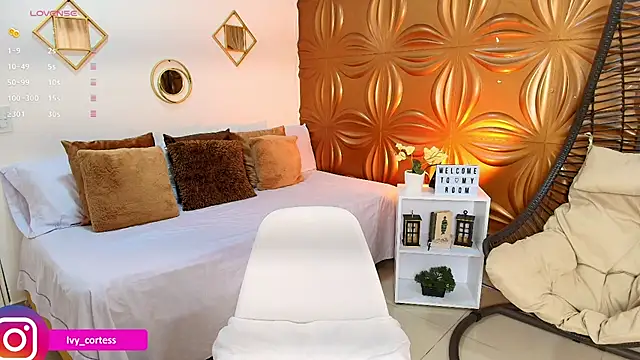 Ivycortes online show from December 19, 2025, 9:06 pm