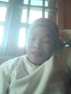 Lyly-baby online show from November 28, 2025, 5:29 am