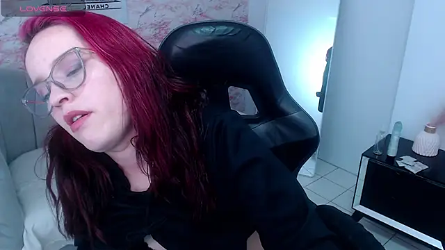 holly t  online show from November 22, 2025, 3:05 am