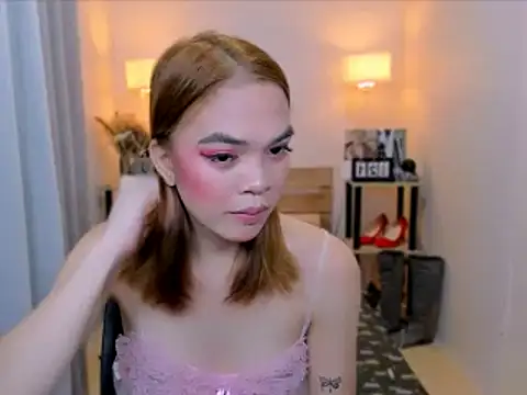 DollieDirty online show from November 22, 2025, 12:15 pm