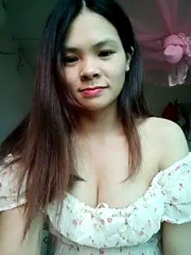 quynhquynh  online show from December 22, 2025, 5:40 am