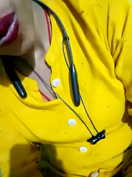 Hott myraa online show from November 30, 2025, 5:03 pm