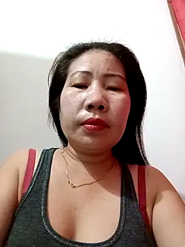 Snapshot of Reema_143 chatting on March 3, 2026, 1:12 am Reema 143 online show from March 3, 2026, 1:12 am