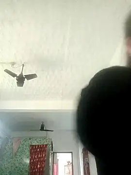 Snapshot of Reema_143 chatting on February 2, 2026, 3:05 am Reema 143 online show from February 2, 2026, 3:05 am