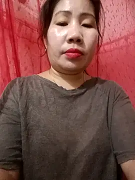 Snapshot of Reema_143 chatting on February 22, 2026, 3:57 pm Reema 143 online show from February 22, 2026, 3:57 pm