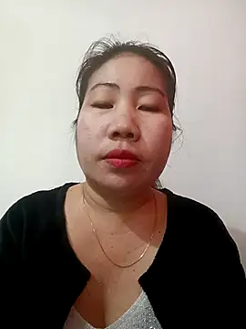 Snapshot of Reema_143 chatting on February 6, 2026, 3:46 am Reema 143 online show from February 6, 2026, 3:46 am