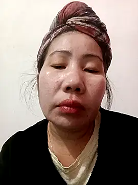 Snapshot of Reema_143 chatting on February 16, 2026, 12:48 pm Reema 143 online show from February 16, 2026, 12:48 pm