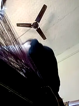 Snapshot of Reema_143 chatting on February 19, 2026, 4:31 am Reema 143 online show from February 19, 2026, 4:31 am