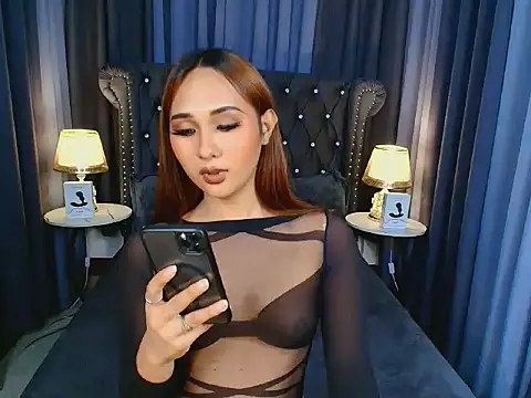 Iris Hilton online show from December 13, 2025, 9:32 pm