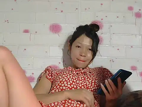 Snapshot of Kim_mon chatting on December 22, 2025, 1:44 pm Kim mon online show from December 22, 2025, 1:44 pm