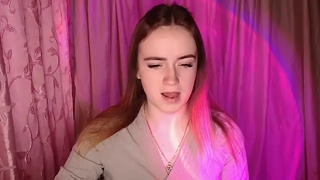 Illa May online show from December 14, 2025, 12:11 pm