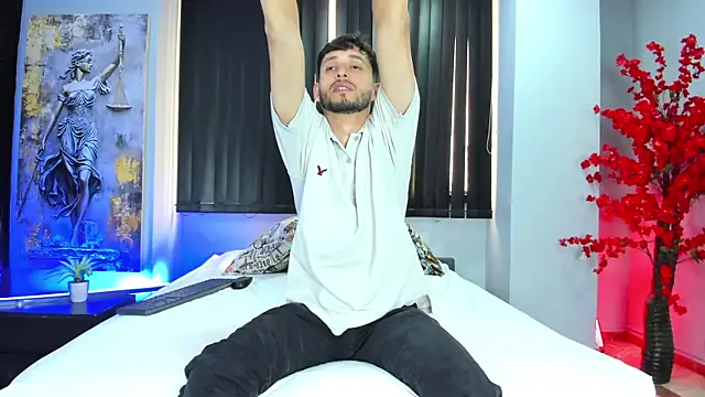 Snapshot of dracke_and_zara chatting on April 6, 2026, 2:07 pm dracke and zara online show from April 6, 2026, 2:07 pm